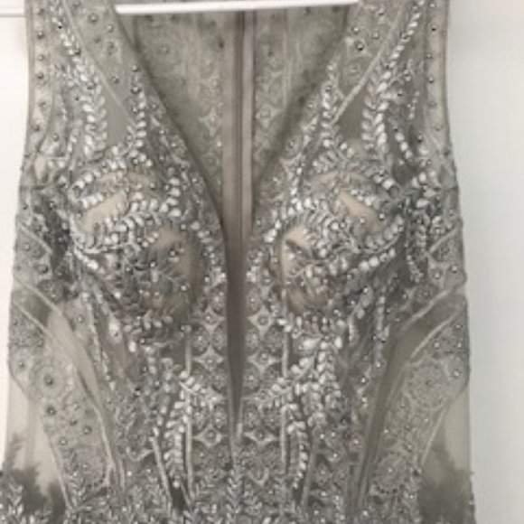 Prom/Formal Dress by Camille la Vie Size 8 in Grey & Silver - Picture 6 of 12